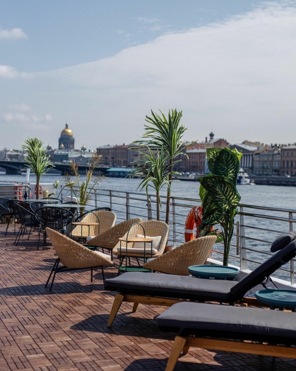 Как отметить мальчишник в Петербурге?