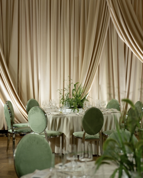 Почему минималистичный свадебный декор — это дорого?