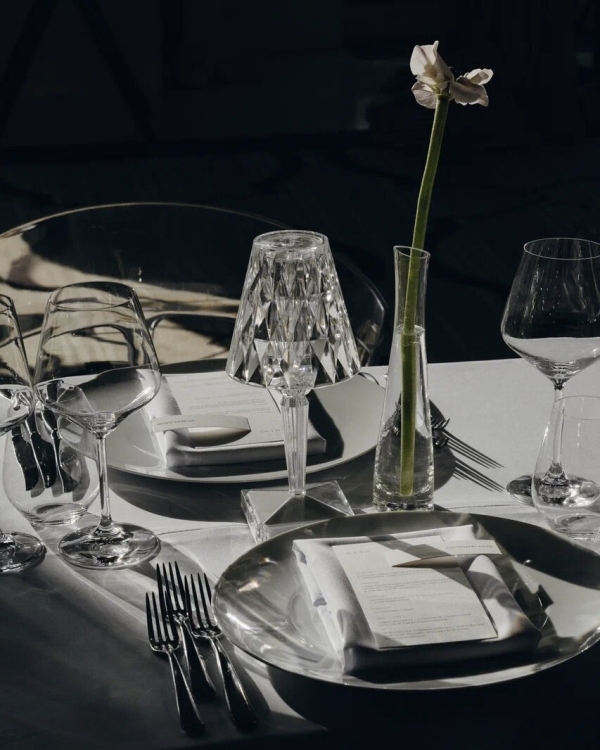 Почему минималистичный свадебный декор — это дорого?