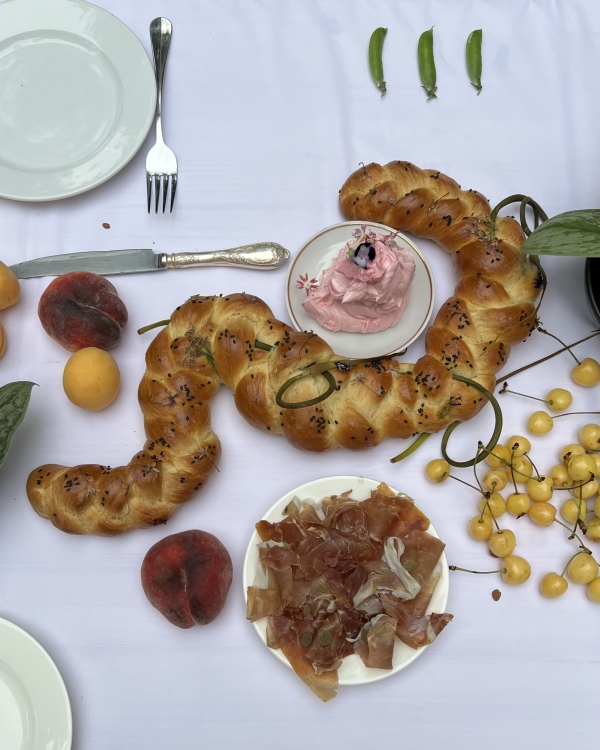 Как оформить свадебный стол с помощью еды?