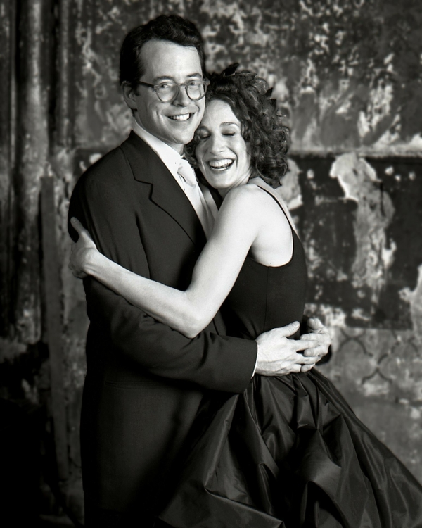 Джессика-Паркер в черном и Хлоя Севиньи в