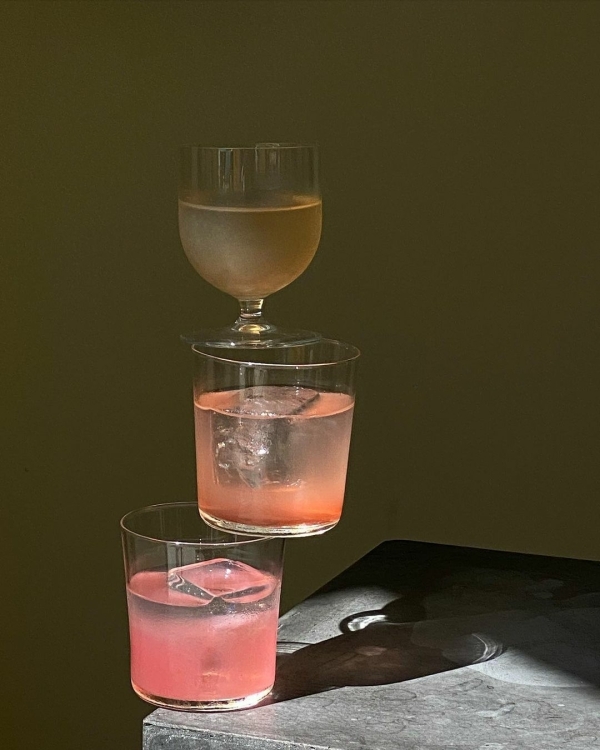 Стильные идеи для пирамиды шампанского