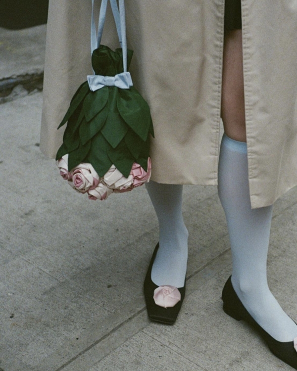 Вместо букета: цветы в свадебном образе