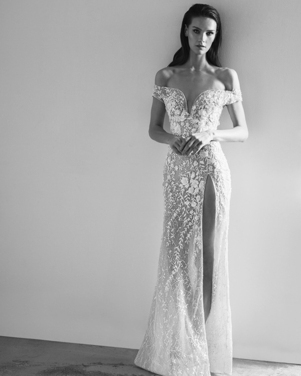 Невеста была в прозрачном: 10 самых эффектных