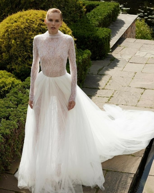 Осенняя свадьба: платья для невесты с длинным