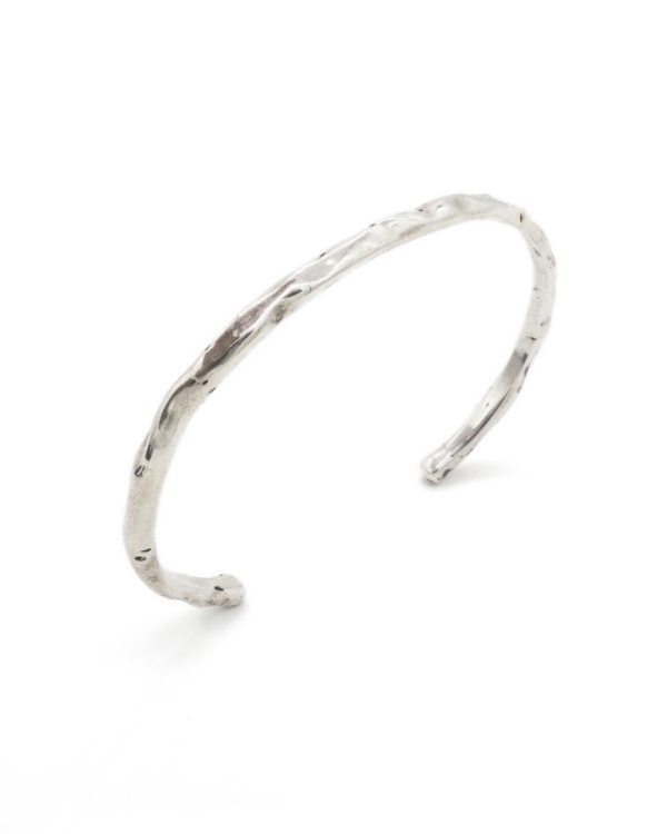 Акцент на запястья: браслет-кафф — главный аксессуар