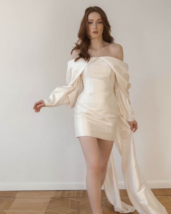 Осенняя свадьба: платья для невесты с длинным