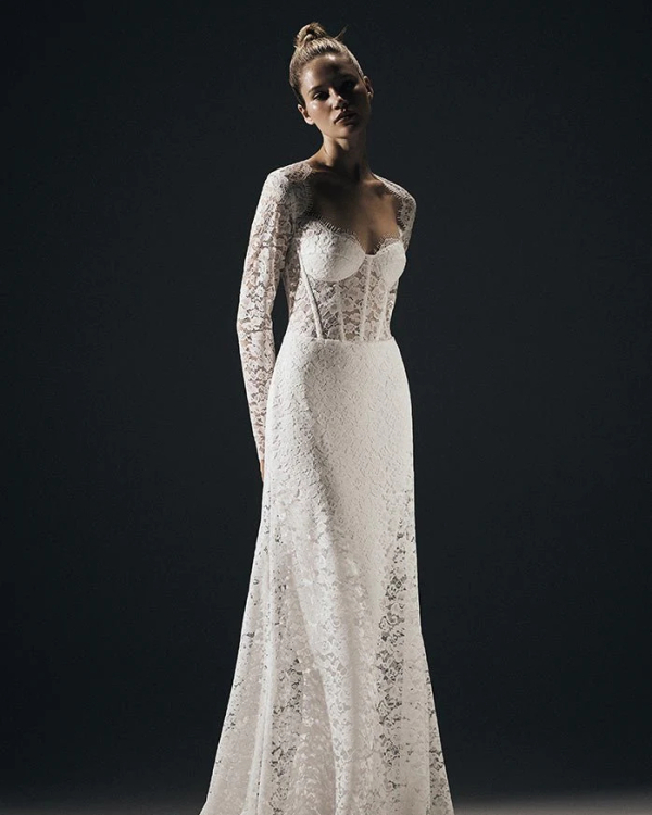 Осенняя свадьба: платья для невесты с длинным