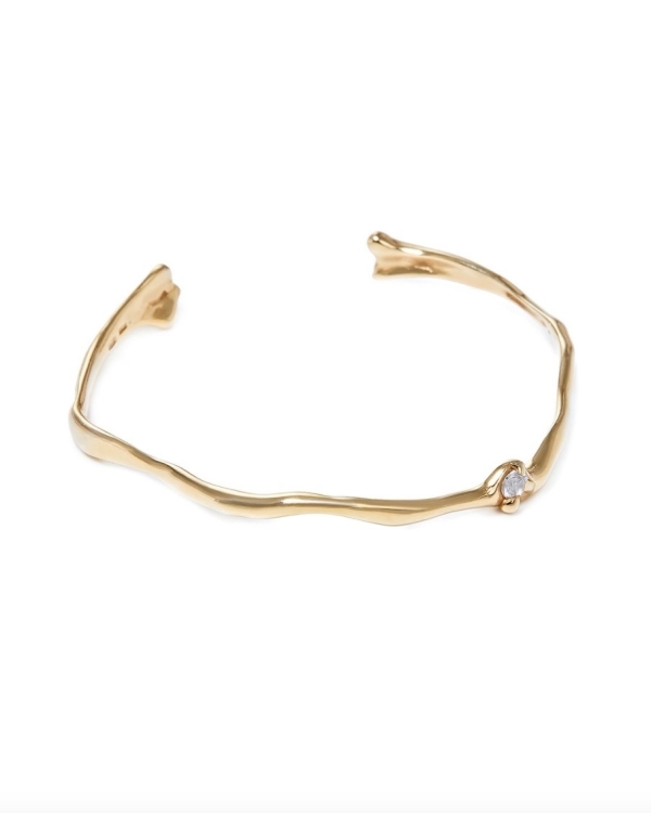 Акцент на запястья: браслет-кафф — главный аксессуар