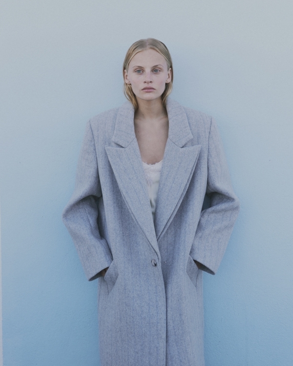 Что надеть поверх свадебного платья? 12 вариантов