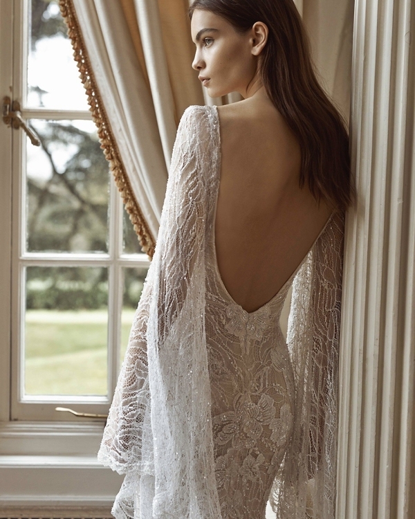 Невеста была в прозрачном: 10 самых эффектных