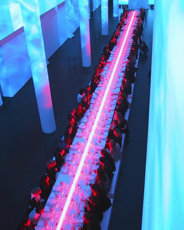 Мультисенсорная подача блюд и гастропутешествие во времени: