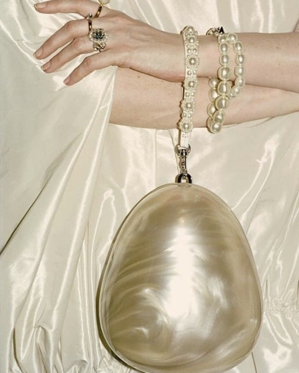 10 актуальных клатчей для невест, которые вы