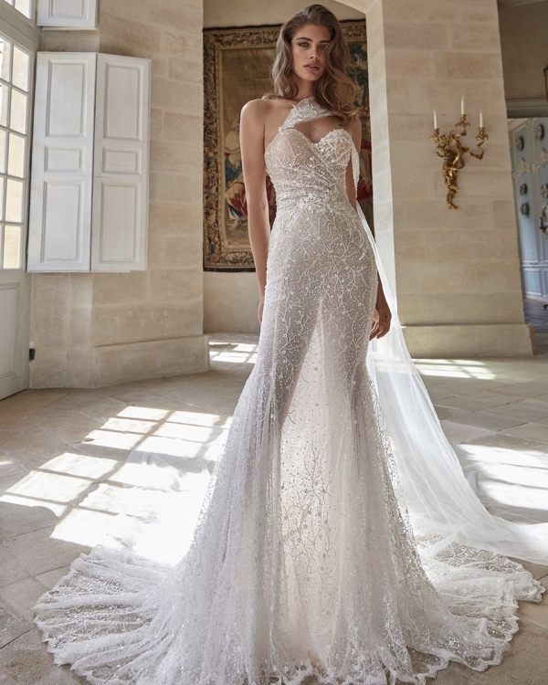 Невеста была в прозрачном: 10 самых эффектных