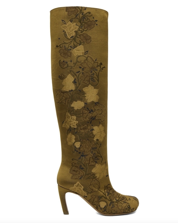 Сапоги, которые хочется показывать: 20 актуальных пар