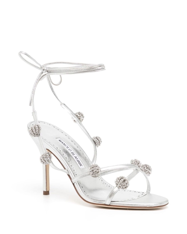 Повод есть. Показываем 20 пар блестящих туфель