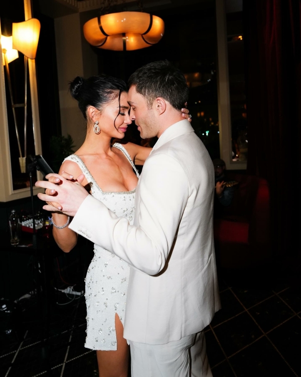 Минус еще одна мечта детства: женился Эд