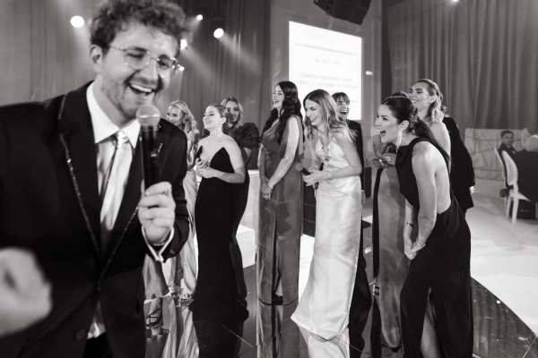 Ведущие Владислав Сапунов