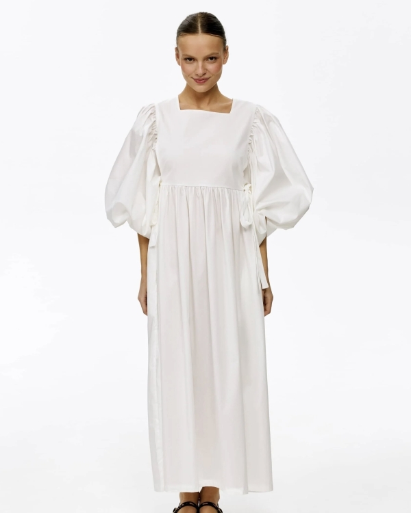 Свадьба втроем: платья для невест в положении