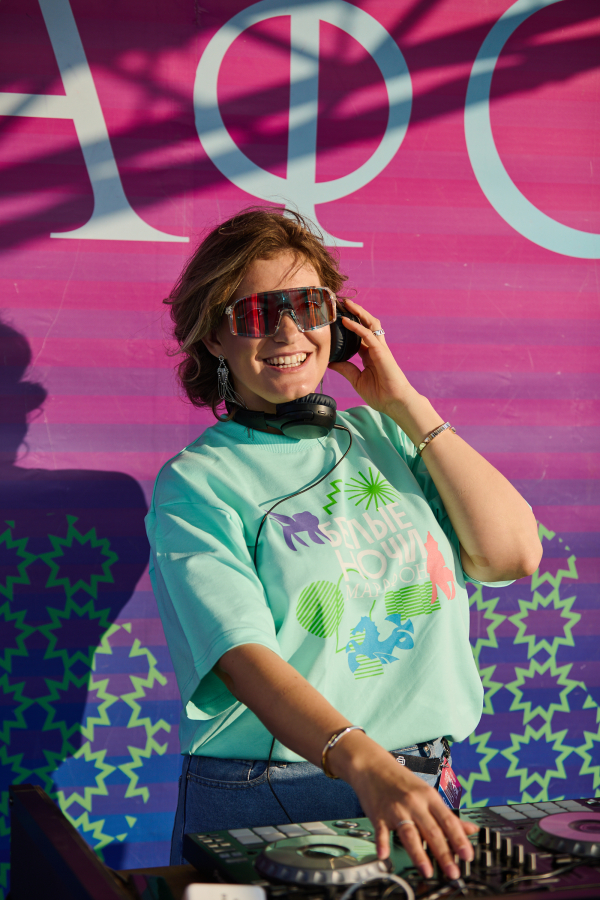 Диджеи Людмила Щербакова