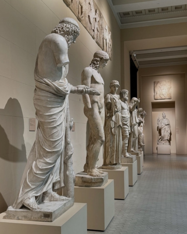 «Рисуем вместе» в Пушкинском, кинопоказ в бассейне