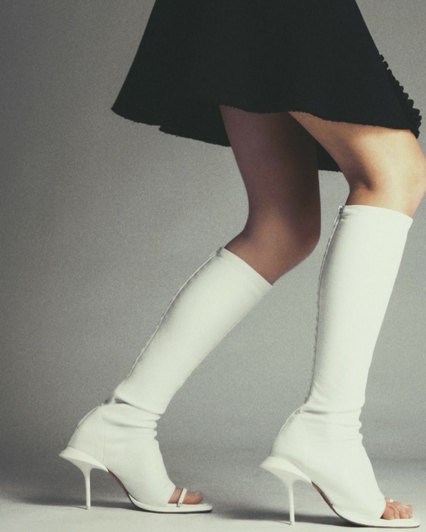 Сапоги, которые хочется показывать: 20 актуальных пар