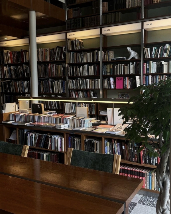 Вместо музыки. 7 подкастов о культуре, истории