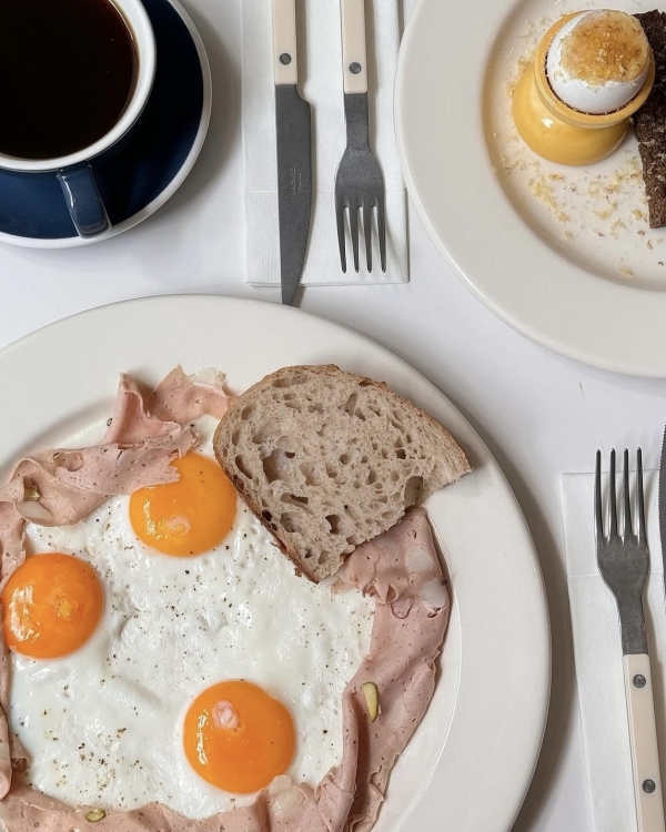 Цветотерапия в Alina Pinsky Gallery, «День Д»