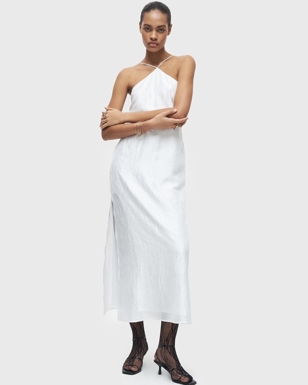 Лаконичные свадебные платья до 40 тысяч рублей