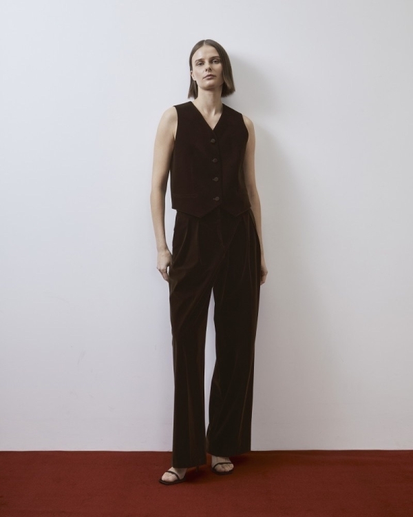 Что надеть гостям на свадьбу осенью?