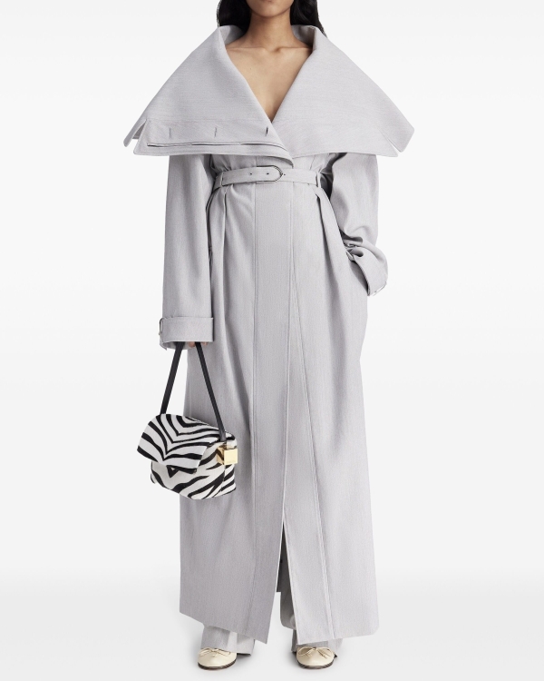 Замуж в дождь? В модном тренче —