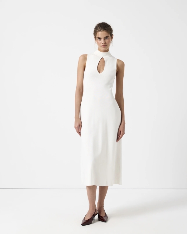 Лаконичные свадебные платья до 40 тысяч рублей