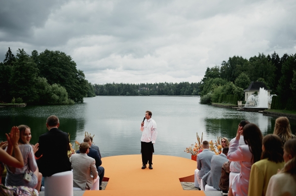 Ведущие Владислав Сапунов