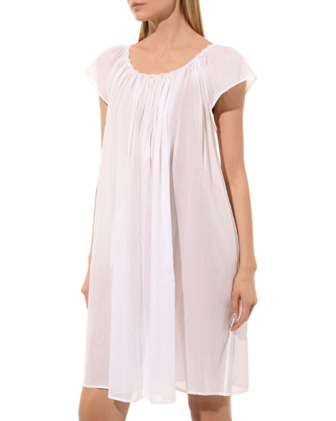 Не удивляйтесь, но белая «ночнушка» на выход