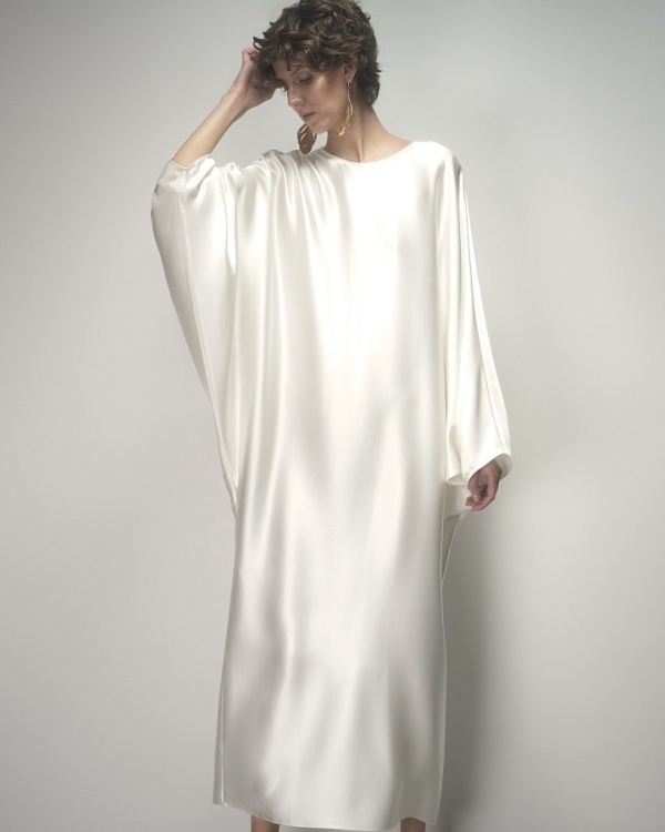 С уважением к традициям. Показываем актуальные платья