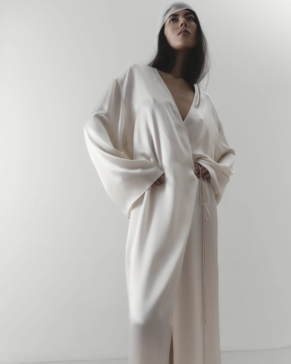 С уважением к традициям. Показываем актуальные платья