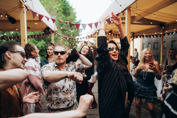 Интервью с невестой о свадьбе в трех