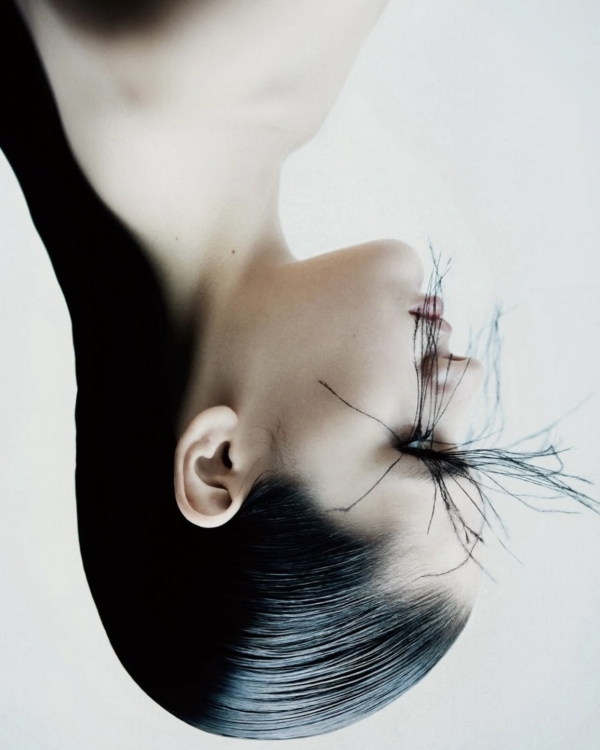 Из черного в бежевый: новая готика —