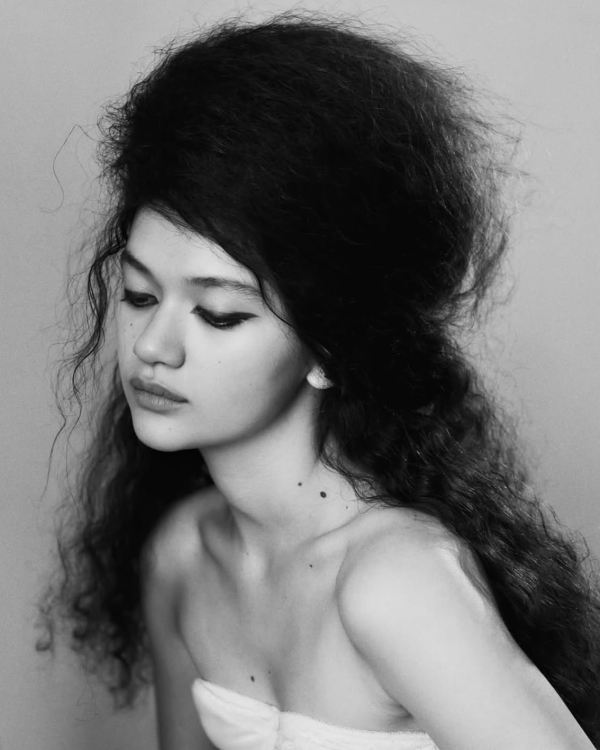 Из черного в бежевый: новая готика —