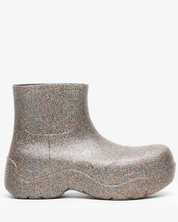 В прогнозе на свадьбу дождь? Надевайте резиновую