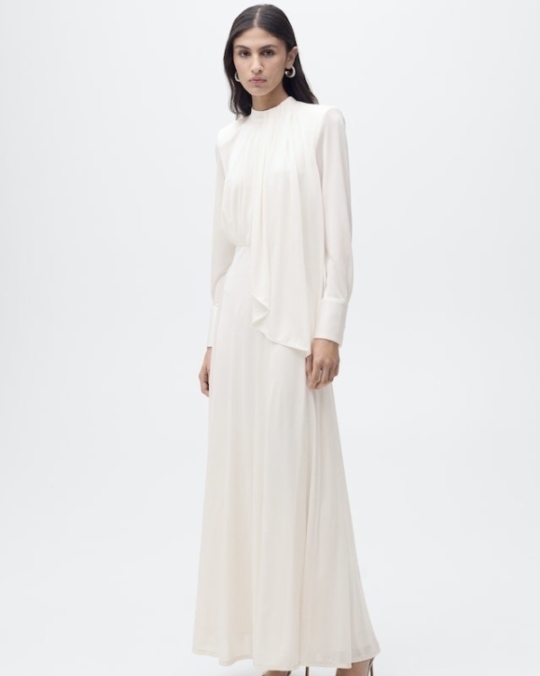 С уважением к традициям. Показываем актуальные платья