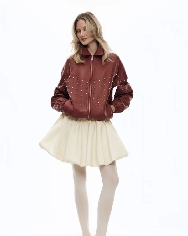 Утепляемся: что надеть невестам поверх свадебного платья