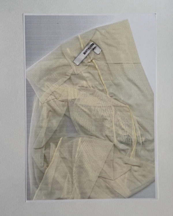 Вместо бежевых пластырей: как скрыть мозоли в