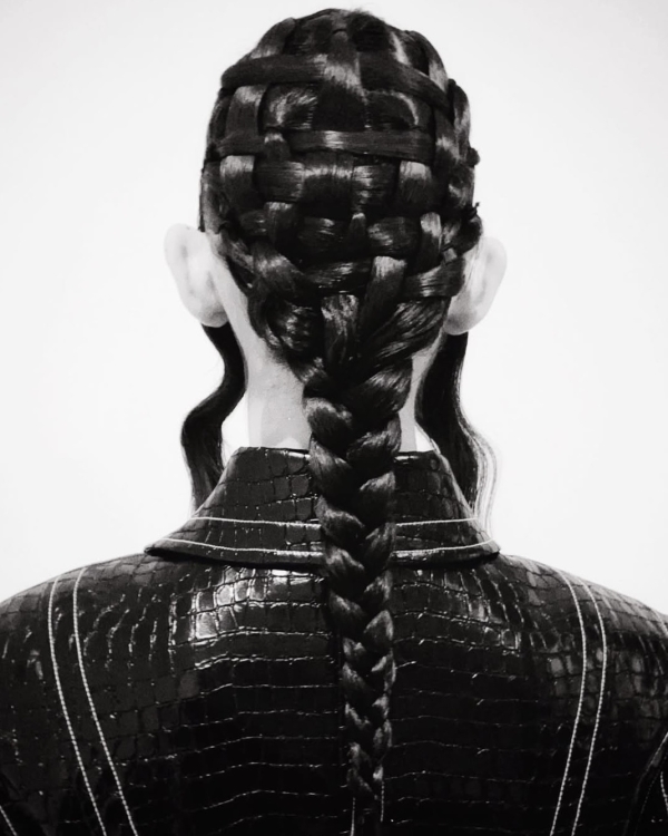 Из черного в бежевый: новая готика —