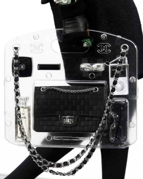 5 культовых вещей Chanel, в которые стоит