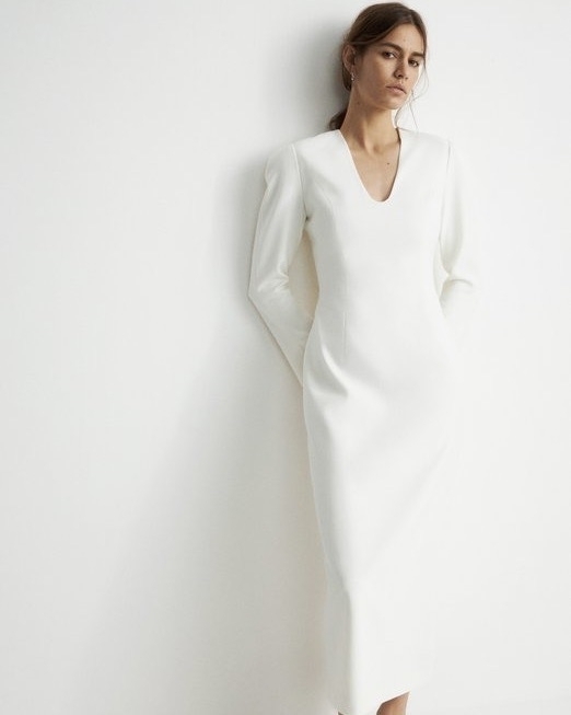 С уважением к традициям. Показываем актуальные платья