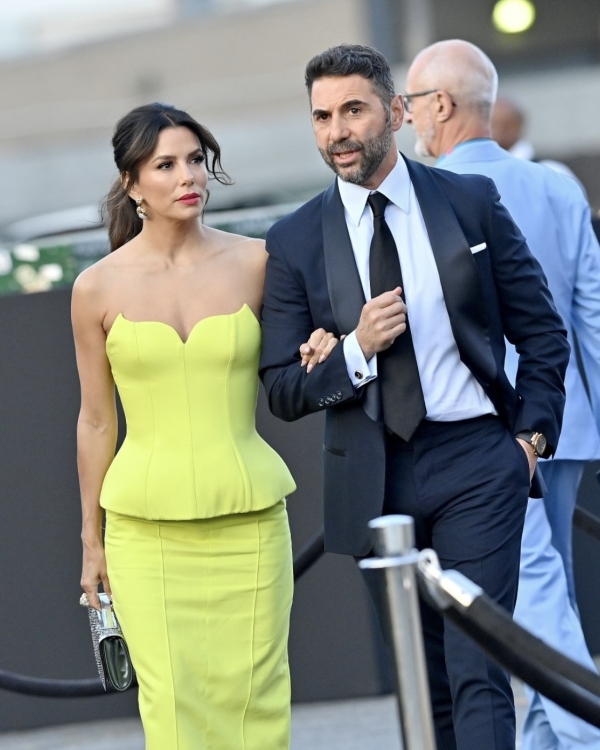 Долой эйджизм: 7 звездных пар, которые сошлись