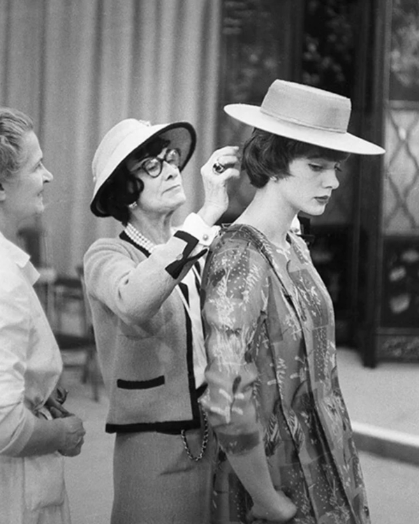 5 культовых вещей Chanel, в которые стоит