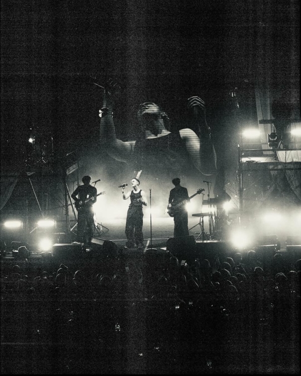 Почему все влюбились в Ваню Дмитриенко?