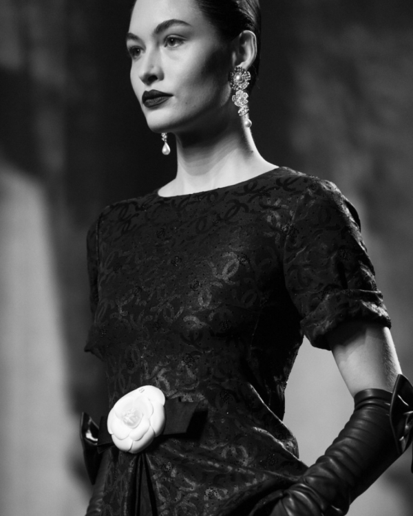 5 культовых вещей Chanel, в которые стоит